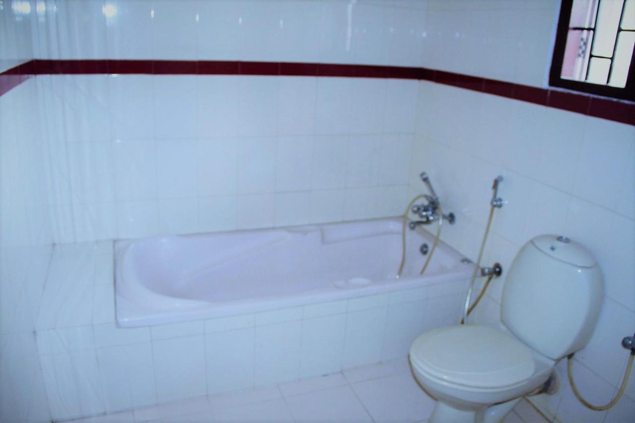 Hotel East Coast à Thiruvananthapuram Extérieur photo