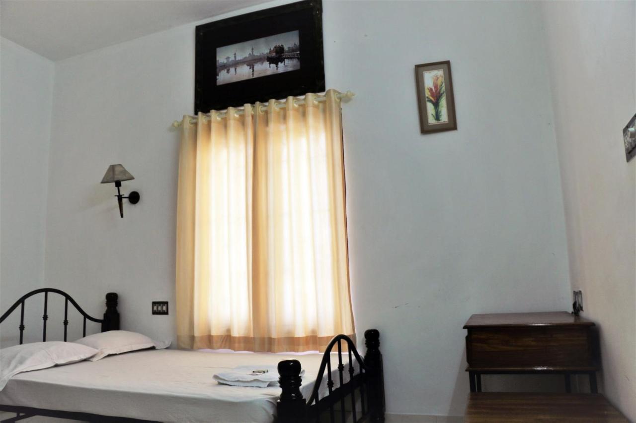 Hotel East Coast à Thiruvananthapuram Extérieur photo