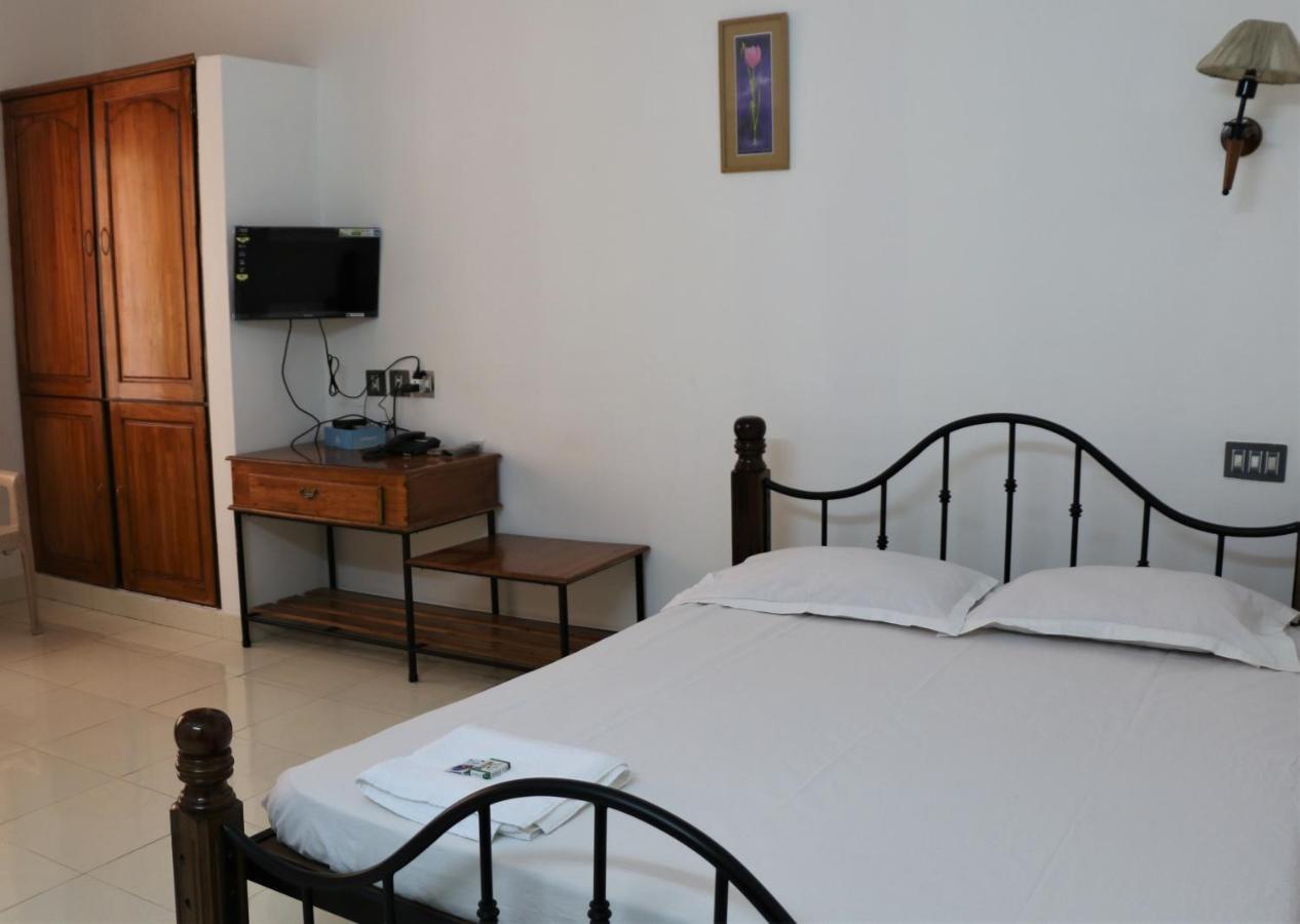 Hotel East Coast à Thiruvananthapuram Extérieur photo