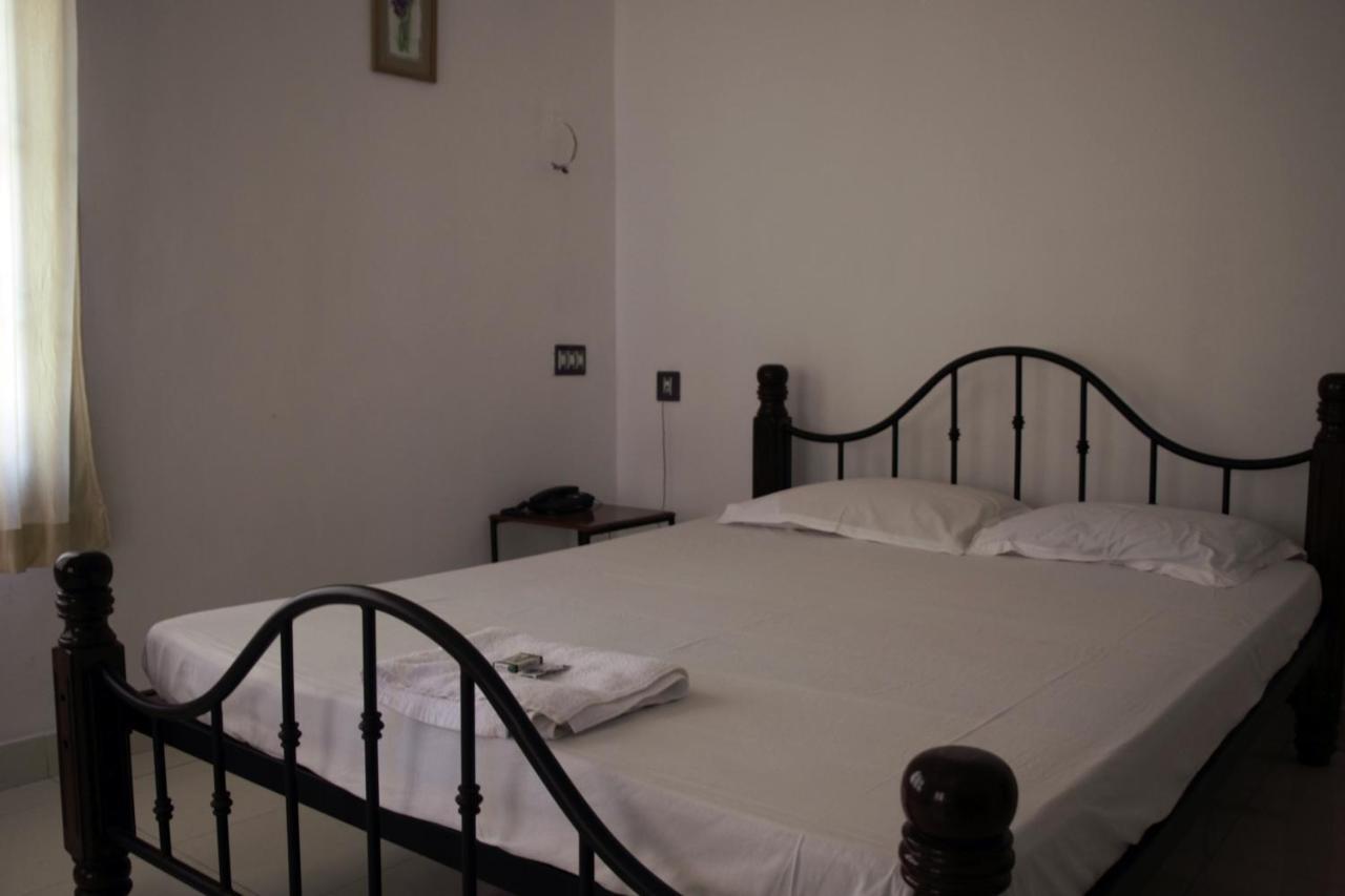 Hotel East Coast à Thiruvananthapuram Extérieur photo