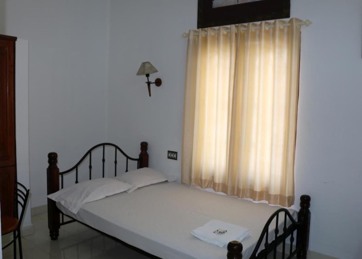 Hotel East Coast à Thiruvananthapuram Extérieur photo