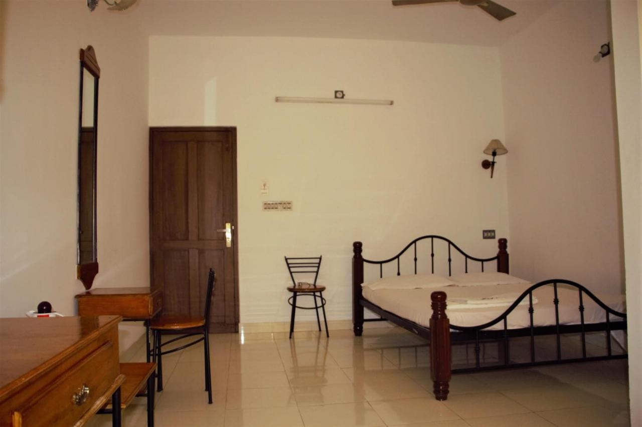 Hotel East Coast à Thiruvananthapuram Extérieur photo