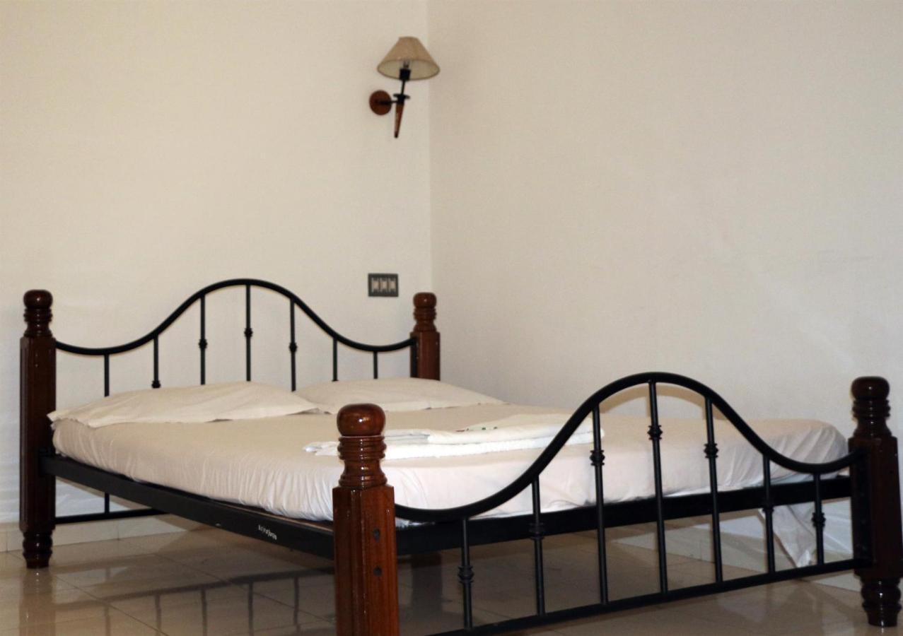 Hotel East Coast à Thiruvananthapuram Extérieur photo