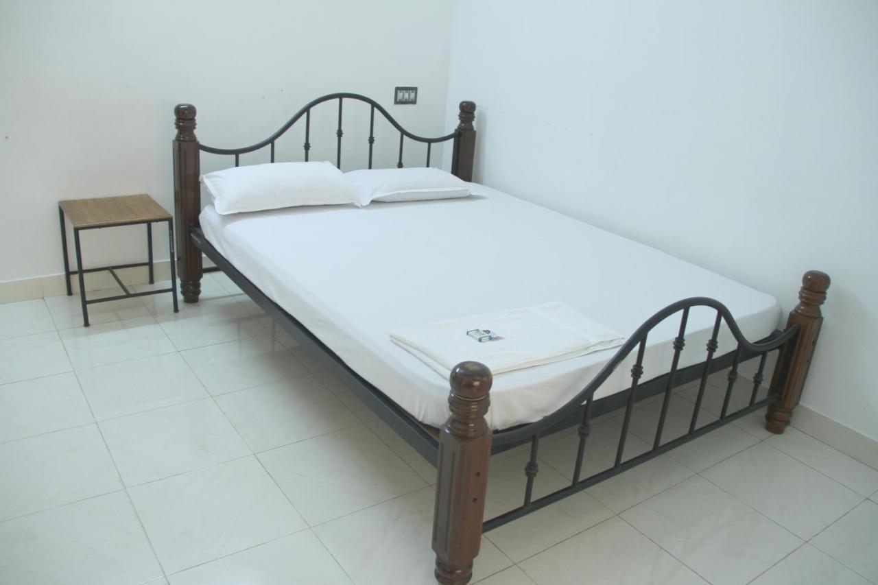Hotel East Coast à Thiruvananthapuram Extérieur photo